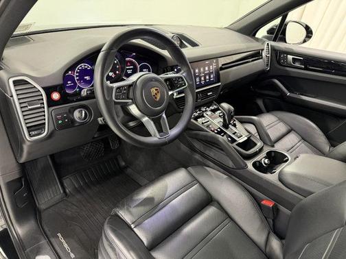 Black 2023 Porsche Cayenne Cayenne