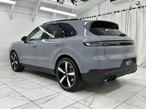 2024 Porsche Cayenne S