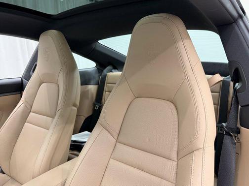 2024 Porsche 911 Carrera