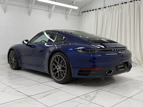 2024 Porsche 911 Carrera