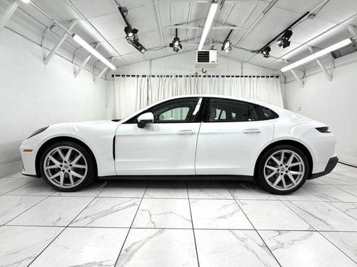 2026 Porsche Panamera 