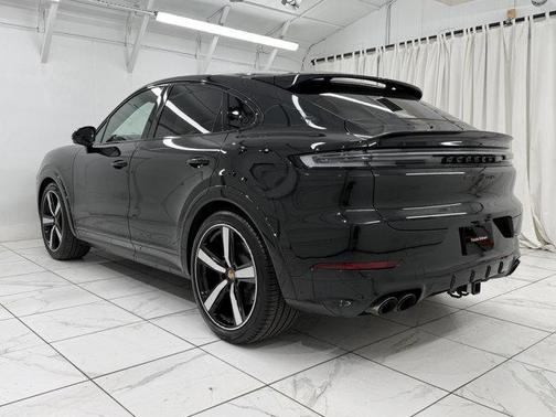 2025 Porsche Cayenne GTS