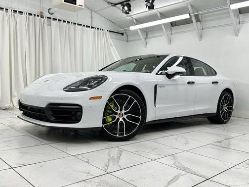 2023 Porsche Panamera 4 Platinum Edition