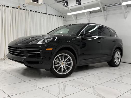 Black 2023 Porsche Cayenne Cayenne