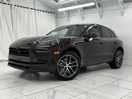 2025 Porsche Macan AWD
