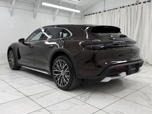 2023 Porsche Taycan Turbo