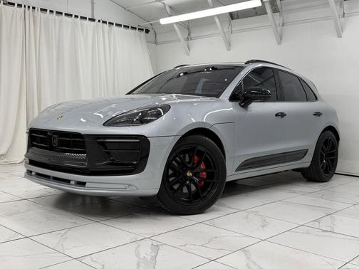Dolomite Silver Metallic 2024 Porsche Macan T