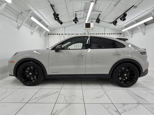 2024 Porsche Cayenne Turbo GT