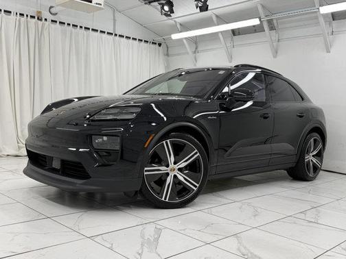 2025 Porsche Macan 4