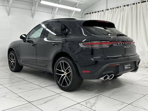 2024 Porsche Macan Base