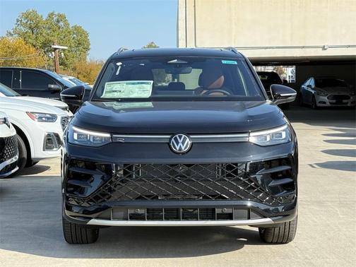 2026 Volkswagen Tiguan 2.0T SEL R-Line