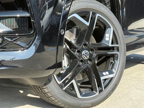 2026 Volkswagen Tiguan 2.0T SEL R-Line