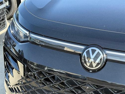 2026 Volkswagen Tiguan 2.0T SEL R-Line