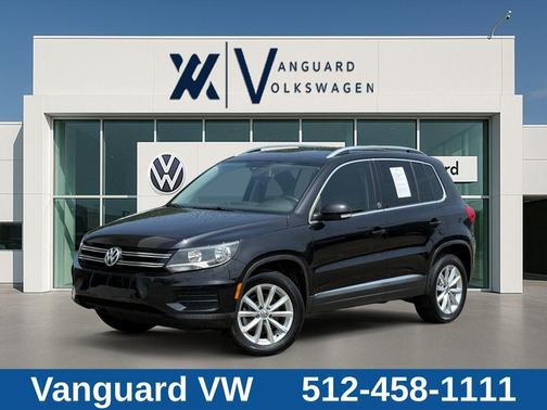 Deep Black Pearl Effect 2017 Volkswagen Tiguan 2.0T Wolfsburg Edition