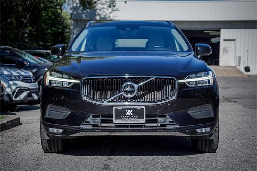 2021 Volvo XC60 T6 Momentum