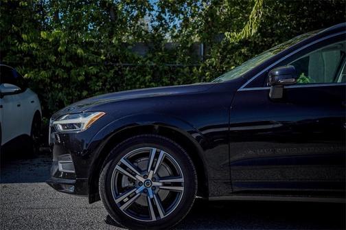 2021 Volvo XC60 T6 Momentum