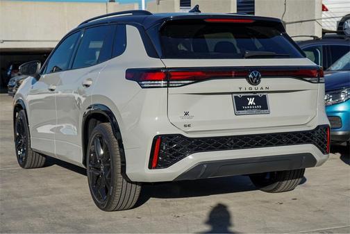 2026 Volkswagen Tiguan 2.0T SE R-Line Black