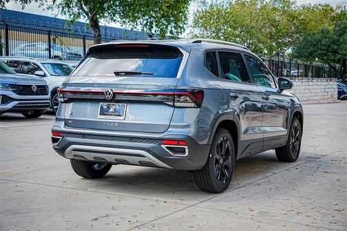 2025 Volkswagen Taos 1.5T SE