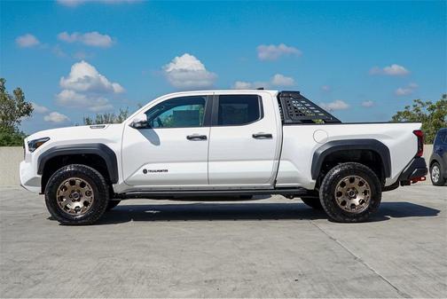 2025 Toyota Tacoma Hybrid TRD