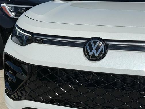 2026 Volkswagen Tiguan 2.0T SEL R-Line