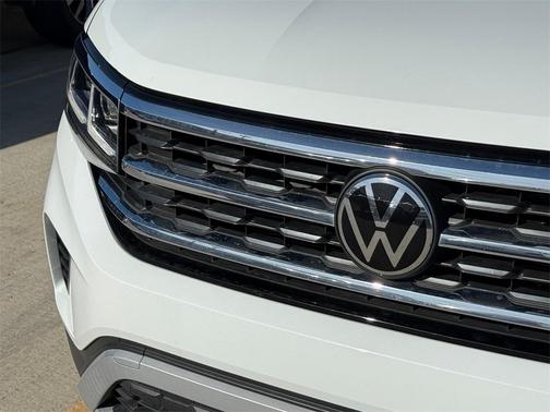 2023 Volkswagen Atlas 2.0T SE
