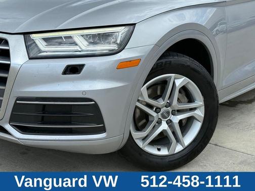 Florett Silver Metallic 2018 Audi Q5 2.0T Premium Plus