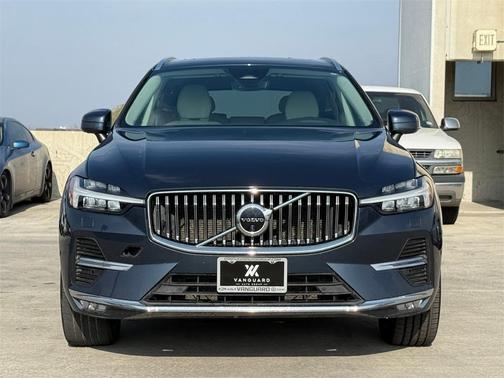 2023 Volvo XC60 B5 Plus Bright Theme