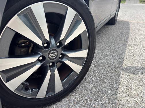 Gun Metallic 2019 Nissan Sentra SV