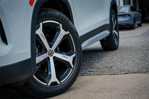 2025 Volkswagen Tiguan 2.0T SE