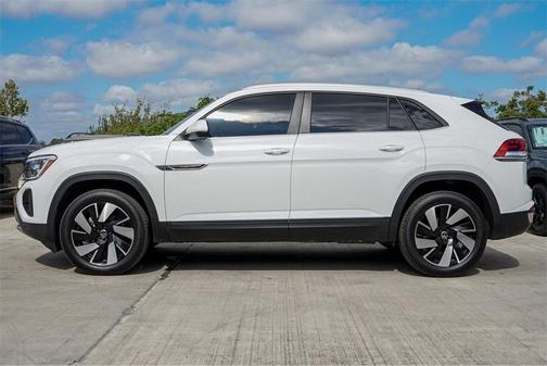 2024 Volkswagen Atlas Cross Sport 2.0T SE w/Technology