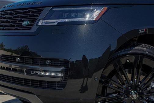 2025 Land Rover Range Rover P530 SE