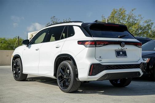 2026 Volkswagen Tiguan 2.0T SE R-Line Black