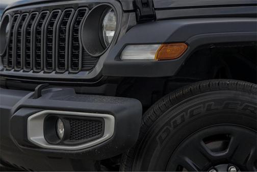 2024 Jeep Gladiator Sport