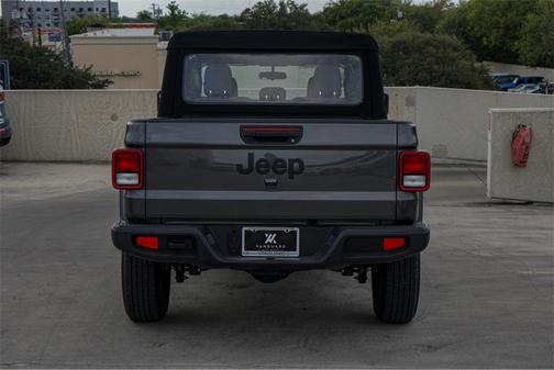 2024 Jeep Gladiator Sport