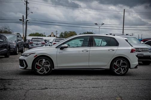 2026 Volkswagen Golf GTI SE