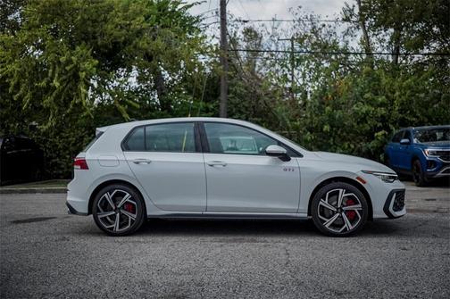 2026 Volkswagen Golf GTI SE