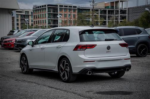2026 Volkswagen Golf GTI SE