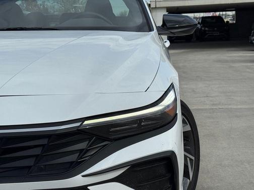 2025 Hyundai ELANTRA HEV SEL