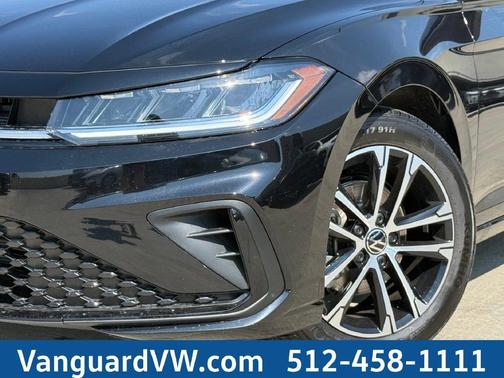 Deep Black Pearl 2027 Volkswagen Jetta 1.5T Sport