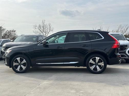 2023 Volvo XC60 Recharge Plug-In Hybrid T8 Plus Bright Theme