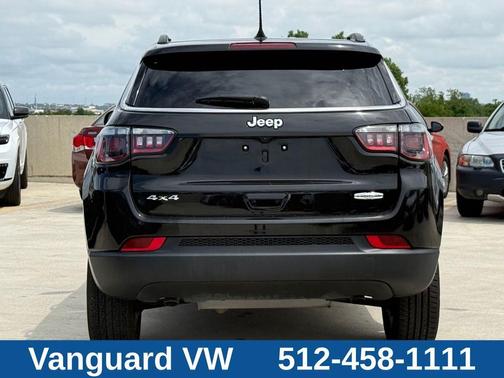 Diamond Black 2025 Jeep Compass Latitude