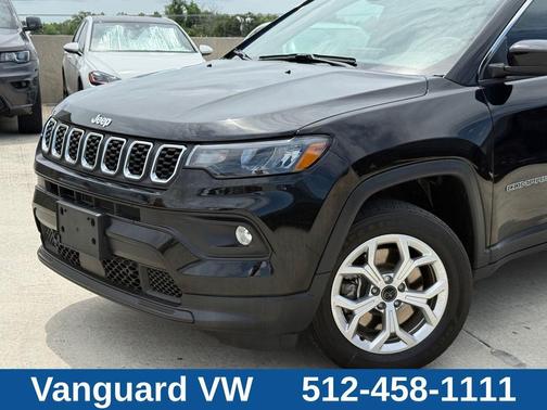 Diamond Black 2025 Jeep Compass Latitude