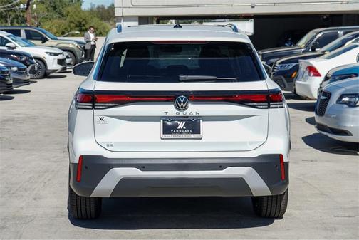 2026 Volkswagen Tiguan 2.0T SE