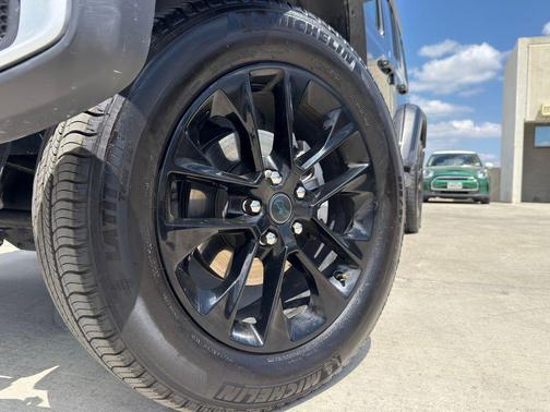 Granite Crystal Clearcoat Metallic 2025 Jeep Wrangler 4xe Sahara