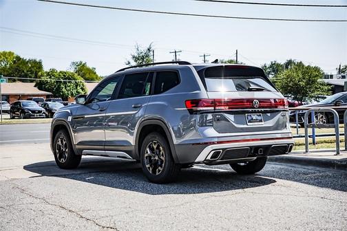 2025 Volkswagen Atlas 2.0T Peak Edition