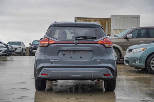 2023 Nissan Kicks SR