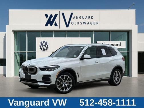 Mineral White Metallic 2023 BMW X5 xDrive40i