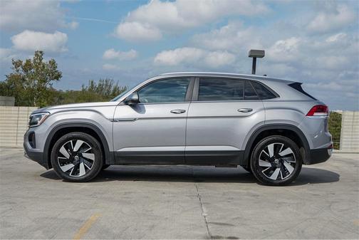 2025 Volkswagen Atlas Cross Sport 2.0T SE w/Technology