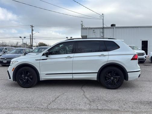 2024 Volkswagen Tiguan 2.0T SE R-Line Black