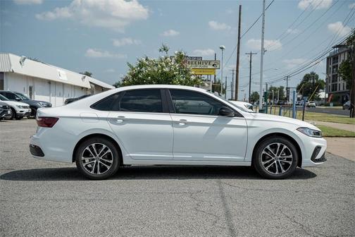 2025 Volkswagen Jetta 1.5T Sport